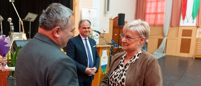 A Pécsi Egyházmegye pedagógusait köszöntötték - Életműdíjakat is átadtak