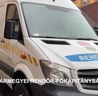 Visszatértek a pécsi betörők a tetthelyre, ahol még helyszíneltek a zsaruk - Videó!