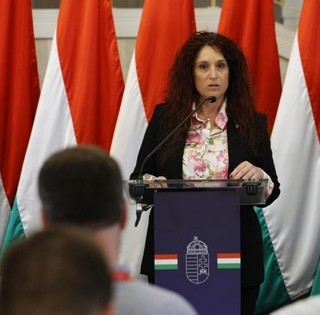 Kormányszóvivő: eltörlik a pedagógusok teljesítményértékelési rendszerét