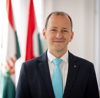 Őri László távozik, lemond a vármegyei önkormányzat elnöki posztjáról