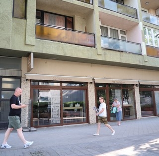 Ilyen volt a pécsi Casino, ahol pénzt nyerni nem lehetett, mégis tódultak az emberek