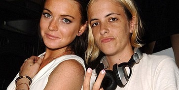 Lohan összeverekedett barátnőjével Lohan összeverekedett barátnőjével