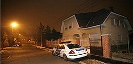 Belőttek Hiller lakásának ablakán Belőttek Hiller lakásának ablakán