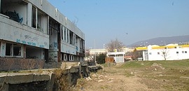 Csúf épületeink: bontathat a város