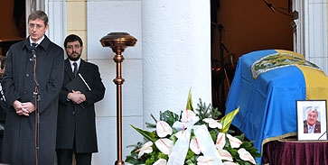 Búcsú Tasnádi Pétertől - GALÉRIA Búcsú Tasnádi Pétertől - GALÉRIA