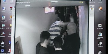 Megkéselt kézisek: rendőrségi felvétel