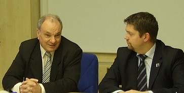 Csökkenhetnek a távhődíjak, a Fidesz szerint az MSZP a kampány miatt döntött így Csökkenhetnek a távhődíjak, a Fidesz szerint az MSZP a kampány miatt döntött így