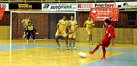 A PMFC nyerte a Santander-kupát