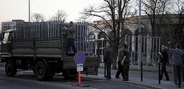 Gyurcsány utódjait választják meg Gyurcsány utódjait választják meg
