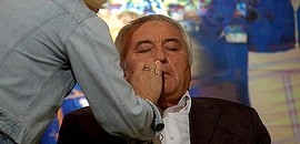 Havas bárkiről ledumálja a bugyit Havas bárkiről ledumálja a bugyit