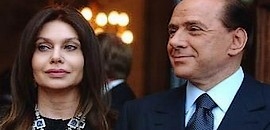 Kapott a fejére Berlusconi a nejétől Kapott a fejére Berlusconi a nejétől