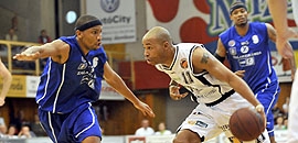 Pécsi előny a kosárelődöntőben