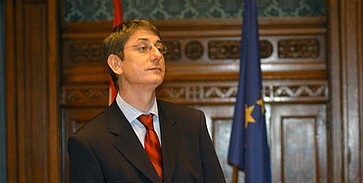 Kenőpénzt fizettek a minisztereknek? Kenőpénzt fizettek a minisztereknek?