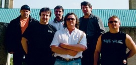 Jótékonykodásra szólítanak a rockerek