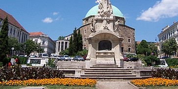 A Bayer nekiállhat a Széchenyi térnek A Bayer nekiállhat a Széchenyi térnek