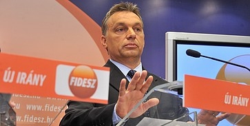 Orbán: előrehozott választásokat! Orbán: előrehozott választásokat!