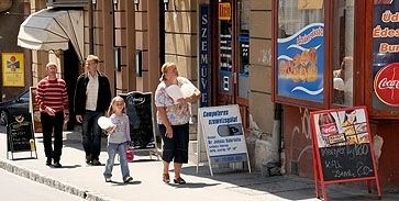 Kié legyen a közterületi értékesítés? Kié legyen a közterületi értékesítés?