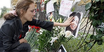 Jackson újra listavezető a briteknél Jackson újra listavezető a briteknél