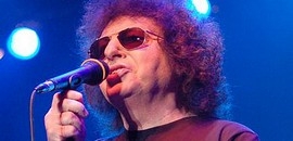Demjén elsírta magát az MTV Iconon Demjén elsírta magát az MTV Iconon