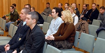 Gyilkossággal vádolják Gyilkossággal vádolják
