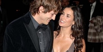 Ashton Kutcher-t kórházba vitték Ashton Kutcher-t kórházba vitték