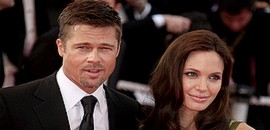 Brad Pitt a medencében elégíti ki Joliet Brad Pitt a medencében elégíti ki Joliet