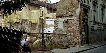 Pusztulóban a Ferhád-dzsámi Pusztulóban a Ferhád-dzsámi