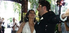 Nászútján zsebelték ki a megasztárost