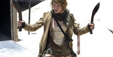 Milla Jovovich imádja a késeket Milla Jovovich imádja a késeket
