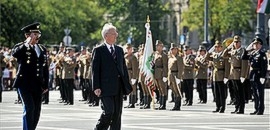 48 tisztet avattak a Hősök terén