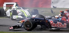 Räikkönen nyerte a szezon futamát Räikkönen nyerte a szezon futamát