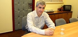 Páva nem akar bújtatott állásokat Páva nem akar bújtatott állásokat