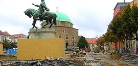 Titkosították Hunyadi szobrát Titkosították Hunyadi szobrát