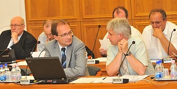 Egymásnak esett Gonda és Juhász Egymásnak esett Gonda és Juhász