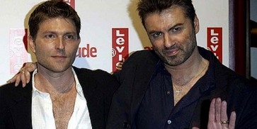 George Michaelt elhagyta a fiúja George Michaelt elhagyta a fiúja