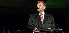 Hiller válaszolt Tasnádinak