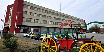 Elképesztő körülmények a tűzoltóknál Elképesztő körülmények a tűzoltóknál