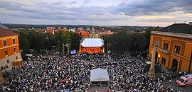 Cserépék kezelni akarják a tömeget Cserépék kezelni akarják a tömeget