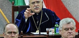 AB: alkotmányos a szuperbruttó