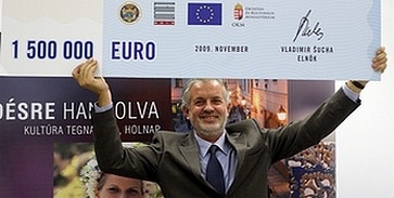 Megvezették Pávát a Mercouri-díjjal Megvezették Pávát a Mercouri-díjjal