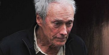 Clint Eastwoodot elhagyja az ereje? Clint Eastwoodot elhagyja az ereje?