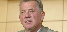 Peking: fodrász lesz, alkohol nem