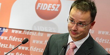 Az MSZP Szijjártót támadja Az MSZP Szijjártót támadja