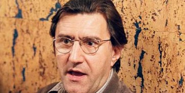 Összeesett Eperjes Károly színművész Összeesett Eperjes Károly színművész