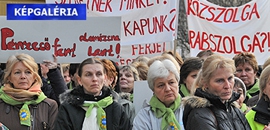 Tüntettek a közalkalmazottak Tüntettek a közalkalmazottak