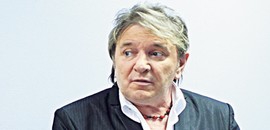 Kislányáért küzd Komár László Kislányáért küzd Komár László