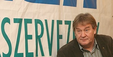 A VDSZSZ felfüggesztette a sztrájkot
