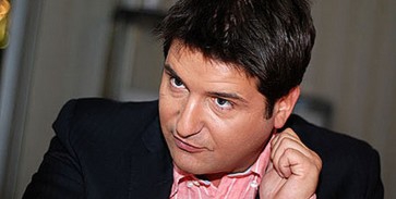 Szájon vágnák Hajdú Pétert Szájon vágnák Hajdú Pétert