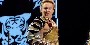 Michael Flatley társulata Pécsett Michael Flatley társulata Pécsett