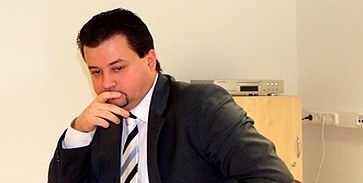 Újabb fejcsere: Kapás is megy Újabb fejcsere: Kapás is megy